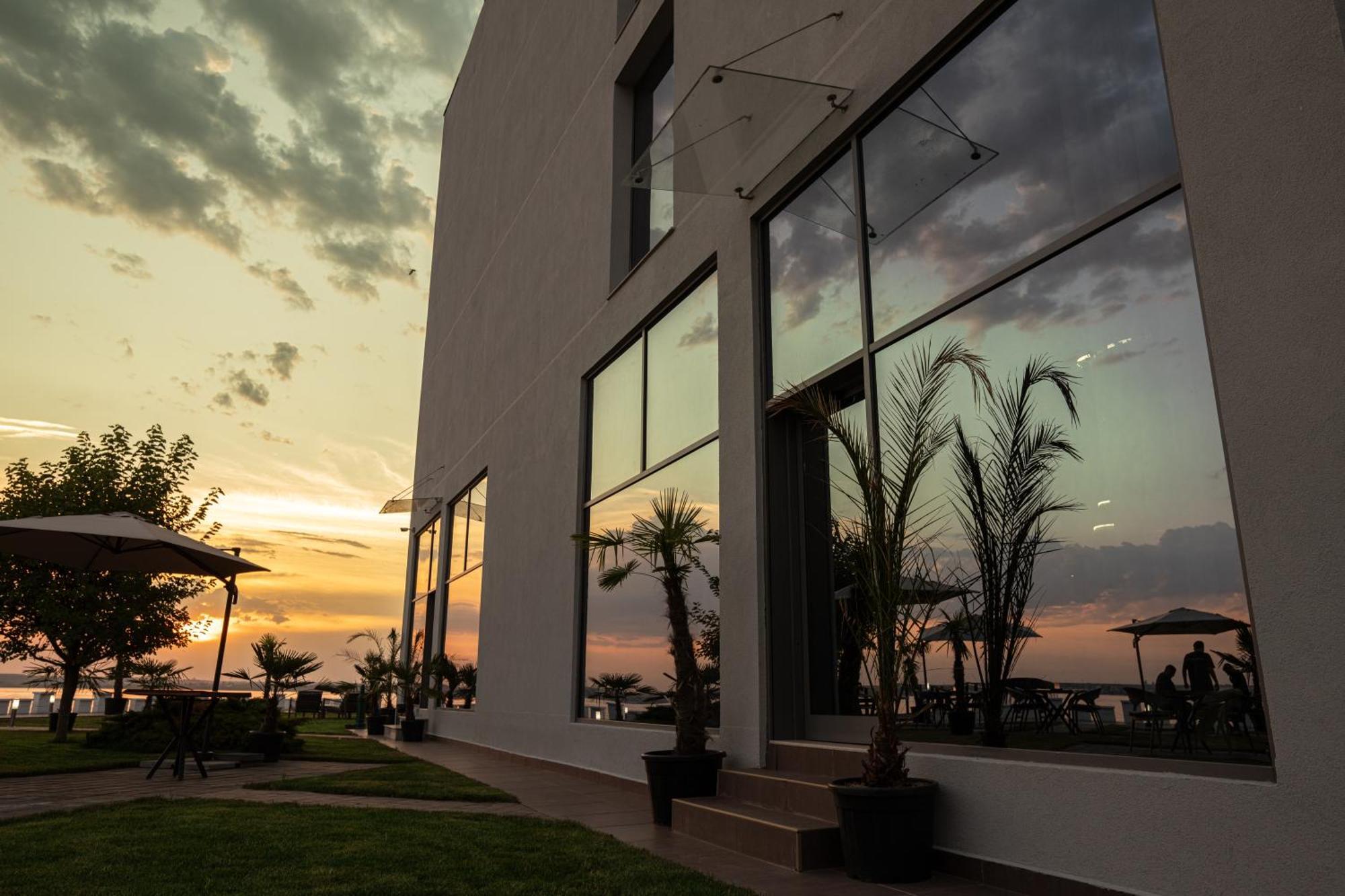 Oba Luxury Boutique Hotel Mamaia Exterior foto